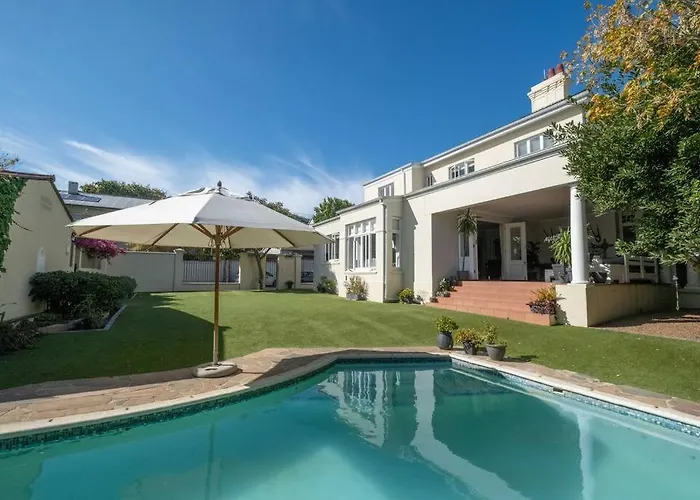 Spacious Home In Cape Town Rondebosch