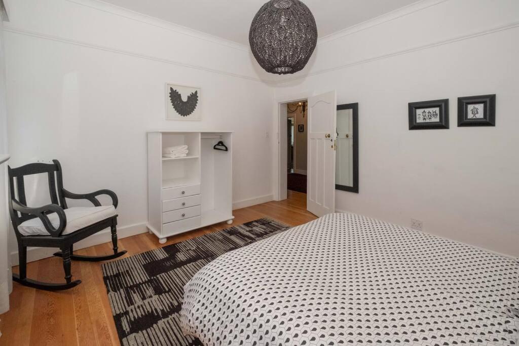 Spacious In Rondebosch * Cape Town