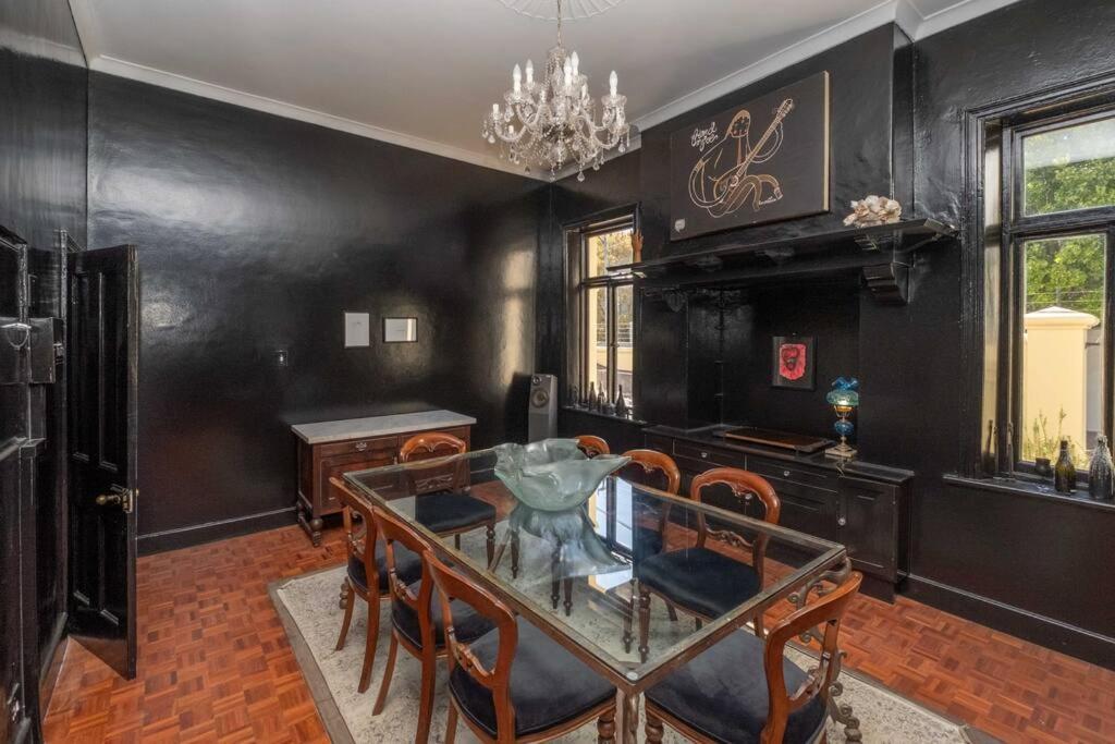 Spacious In Rondebosch Holiday home *