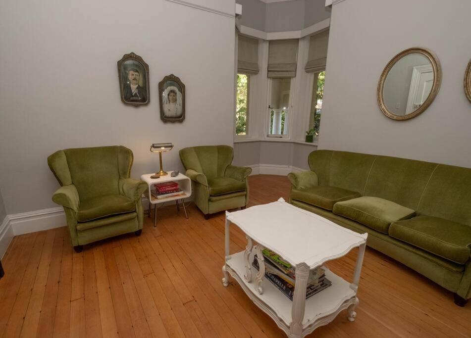 Spacious In Rondebosch Cape Town