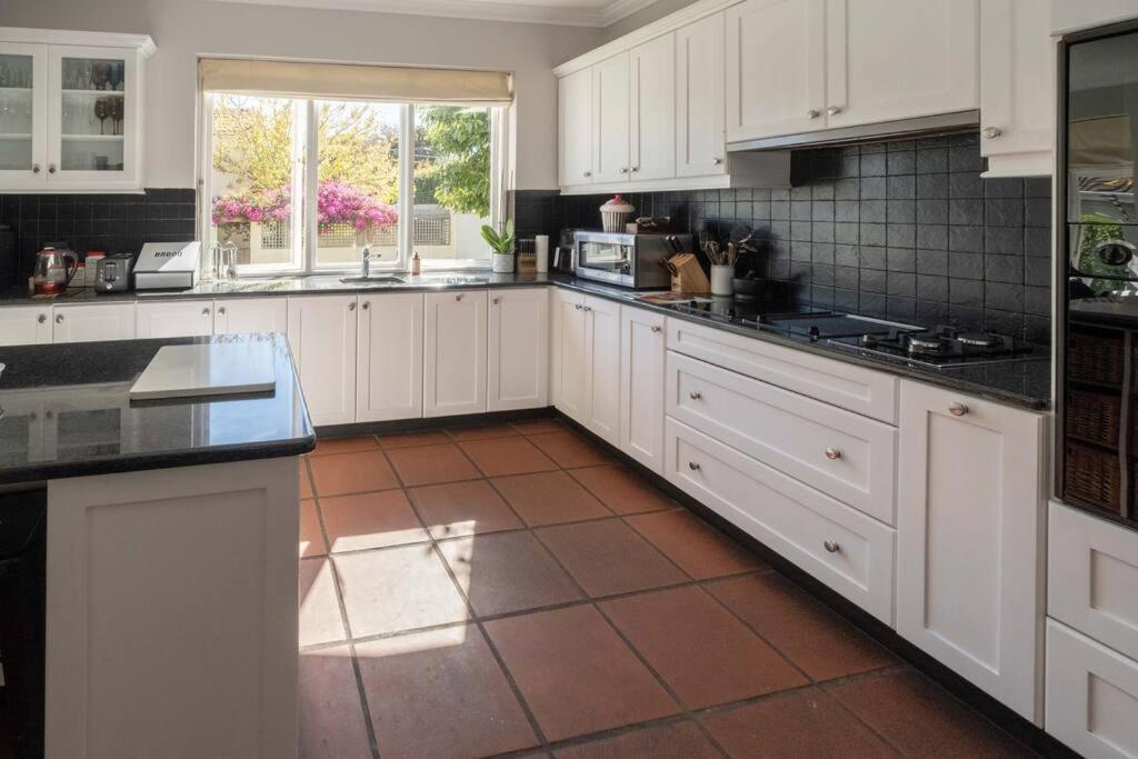 Spacious In Rondebosch Holiday home