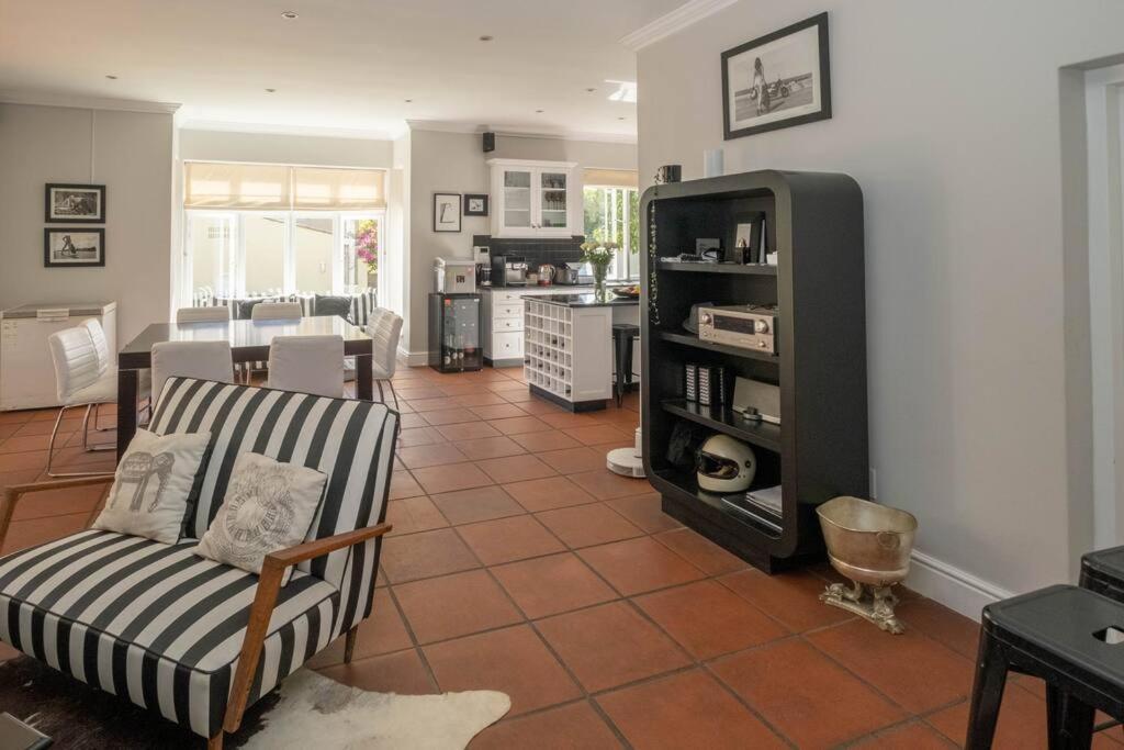 Spacious In Rondebosch Holiday home