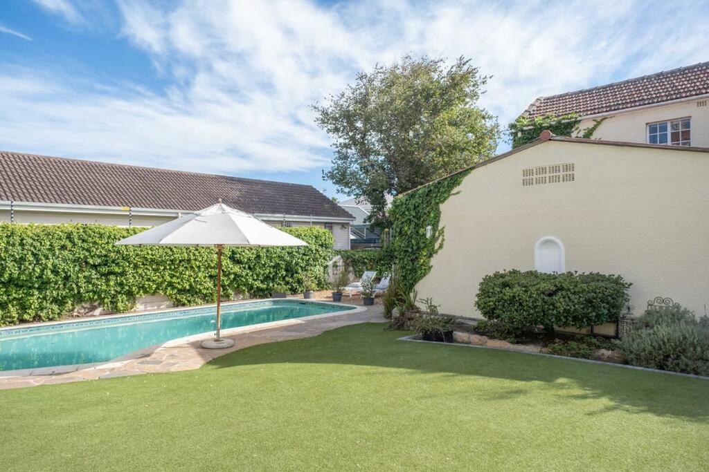 Spacious In Rondebosch *