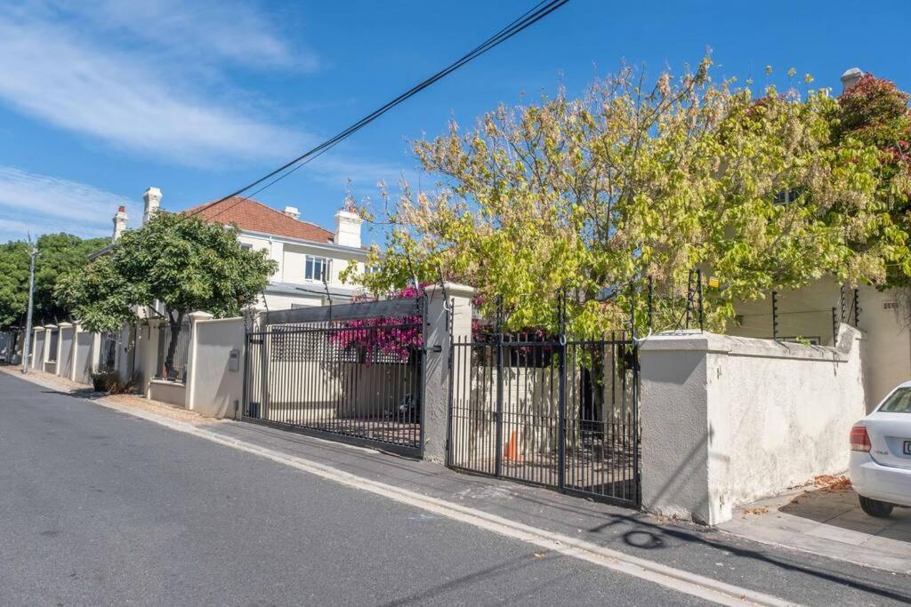 Spacious In Rondebosch Cape Town
